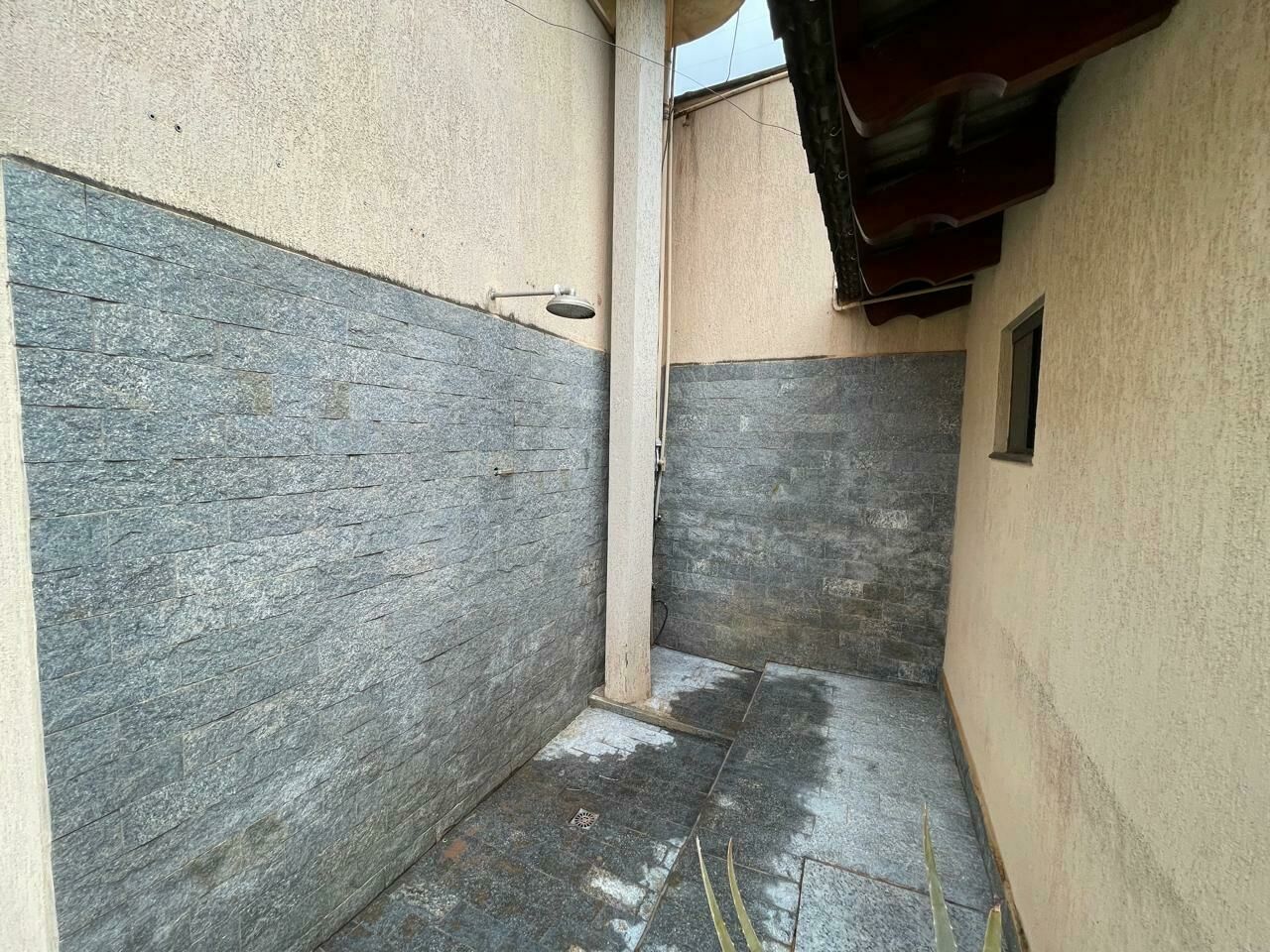 Imagem do VENDA - CASA NO CENTRO , AVENIDA PRINCIPAL ( ILDEFONSO CARNEIRO )